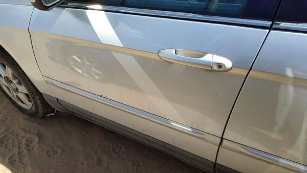 2007 Chrysler Pacifica Front Door LH Silver PS2 — photo 1