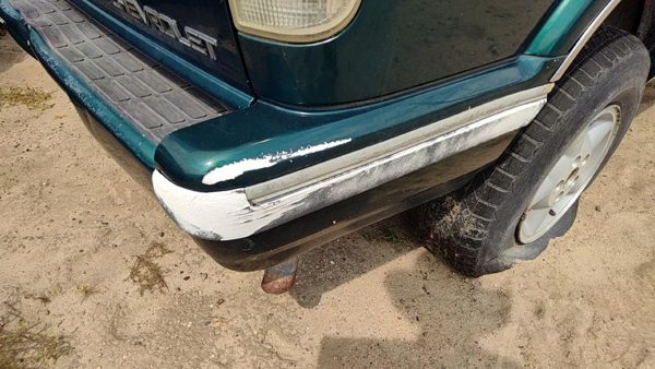 1995-1997 S10 Blazer Passenger Right Rear Moulding Bumper End Cap Oem Green — photo 2