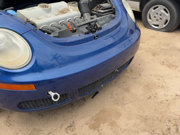 06-10 Beetle Convertible Front Bumper Cover Assembly Oem Without Fog Lamps Blue — photo 4