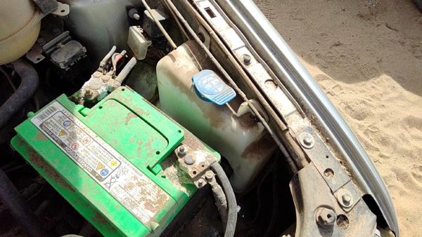 00-11 Cabrio Convertible Windshield Washer Fluid Reservoir With Pump Wiper Tank — photo 2