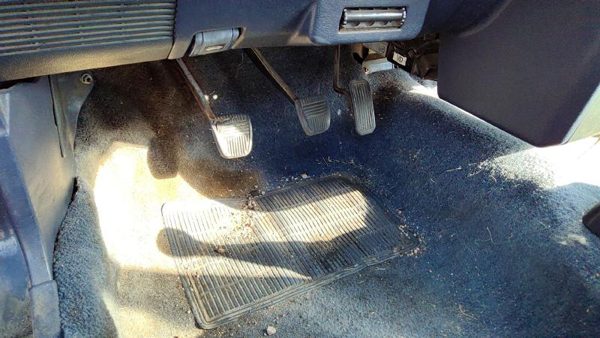 1985-1986 Toyota Camry Complete Clutch And Brake Pedal Assembly Oem — photo 2