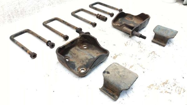1995-1997 Nissan Hardbody Rear U Bolts Shock Mount Spring Plate Set Oem 4X4 — photo 4