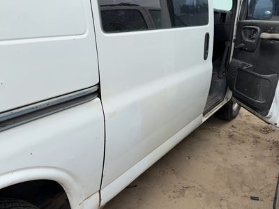 2002 Chevrolet Express Rear Door RH White