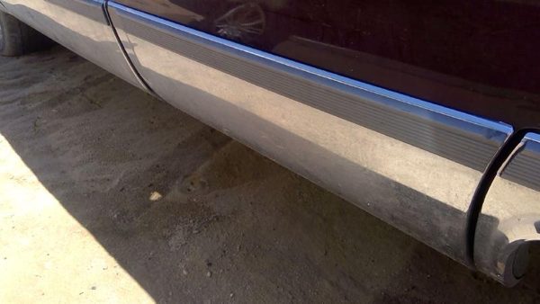 93 Cadillac Fleetwood Driver Left Rear Moulding From Door Back Trim Lower Chrome — photo 2
