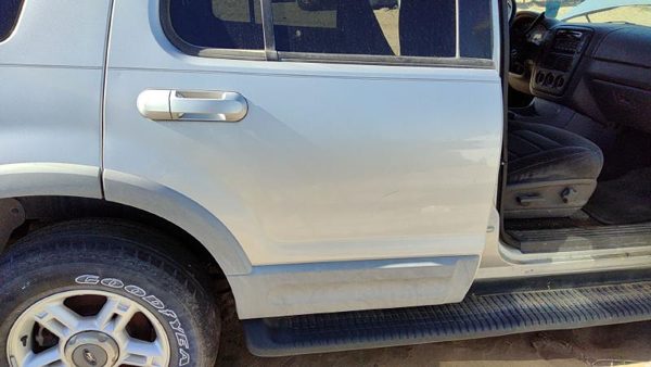 2002 Ford Explorer Rear Door RH Silver Ts — photo 2