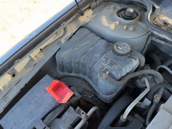 2005 Cadillac Deville Coolant Recovery Bottle 4.6L — photo 3
