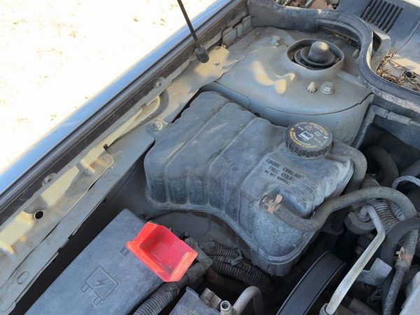 2005 Cadillac Deville Coolant Recovery Bottle 4.6L — photo 4