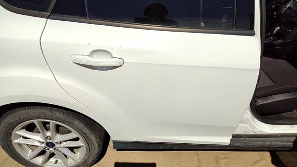 2018 Ford Focus Rear Door RH White Yz — photo 2