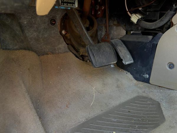 2005-2007 Ford Escape Brake Pedal Assembly Oem — photo 1
