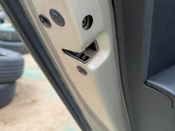 2011-2018 Vw Jetta Driver Left Rear Door Latch With Rods/Cables Oem Back — photo 2