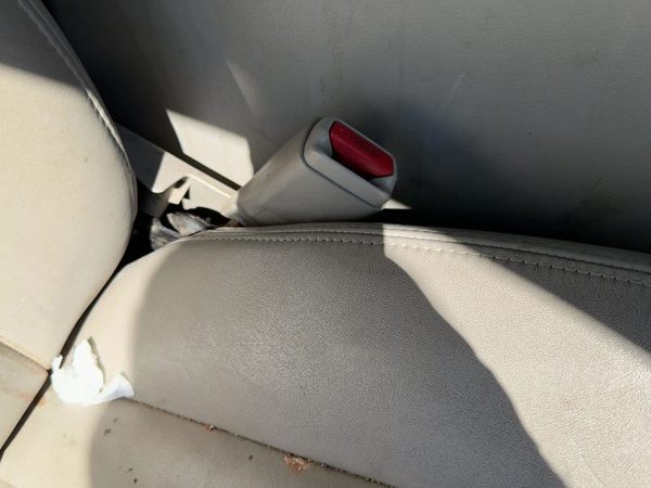 04-09 Durango Passenger Right Front Seat Belt Buckle Receiver Oem Gray Hjj1 — photo 2