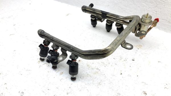 1993-1994 Pontiac Bonneville Complete Fuel Rail With Injectors Set Loaded 3.8L — photo 4