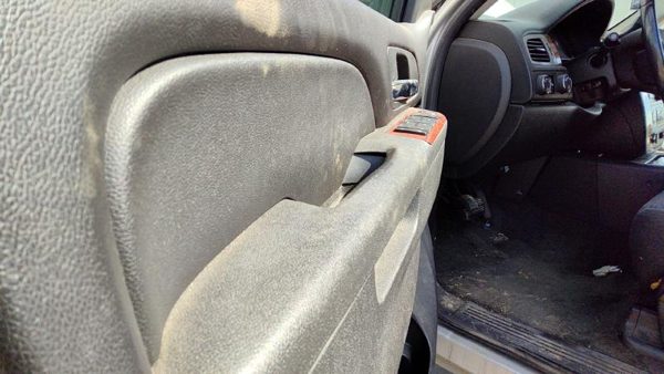 2010-2014 Chevy Tahoe Driver Left Front Door Trim Panel With Master Switch Black — photo 4