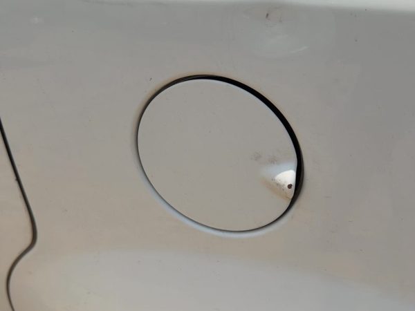 08-16 Town & Country Fuel Tank Door With Hinge Gas Lid Oem Filler White Pw1 — photo 3