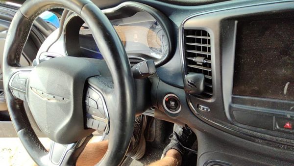 2015 Chrysler 200 Steering Column — photo 2
