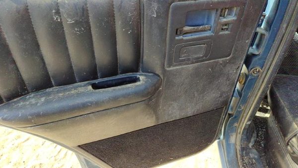 91-94 Chevy S10 Blazer Driver Left Rear Door Trim Panel With Switches Back Black — photo 5