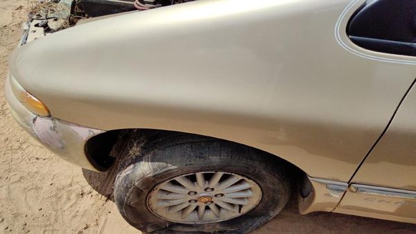 1996-2000 Chrysler Town & Country Driver Left Front Fender Oem Gold 04882291Aa — photo 3