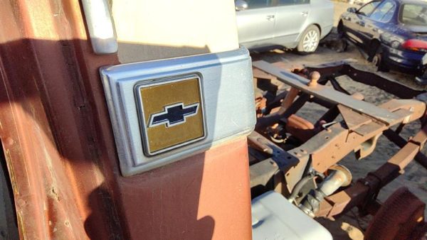 1975-1987 Chevy K30 Driver Left Rear Moulding On Quarter Panel Oem — photo 2