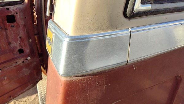 1975-1987 Chevy K30 Driver Left Rear Moulding On Quarter Panel Oem — photo 4