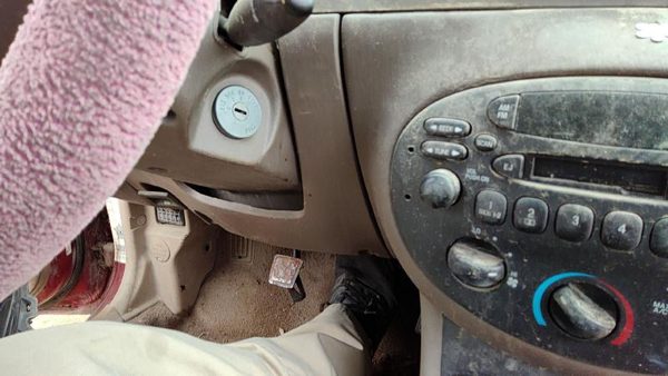 1997-2002 Ford Escort Lower Dash Under Column Knee Bolster Trim Panel Oem Tan — photo 1