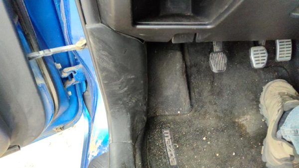 2004-2009 Mazda 3 Driver Left Lower Kick Trim Panel Oem Bp5 Black — photo 3
