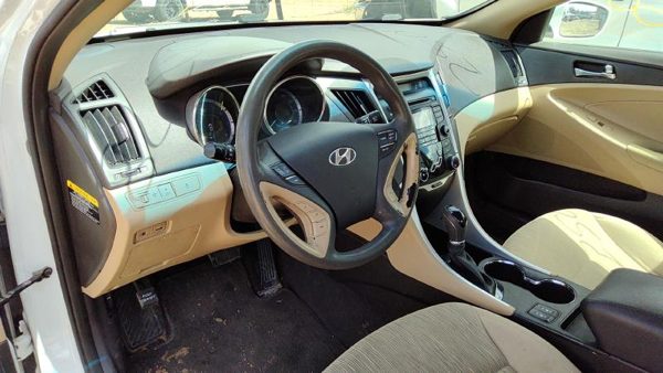 2013 Hyundai Sonata — vehicle photo 5