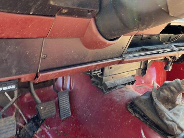 86-93 Chevy S10 Pickup Lower Dash Under Column Knee Bolster Trim Panel Oem Red — photo 2