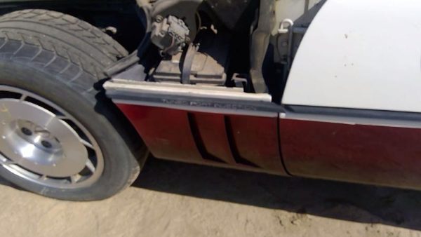 1984-1987 Chevy Corvette C4 Driver Left Side Front Fender Oem 14030218 — photo 2