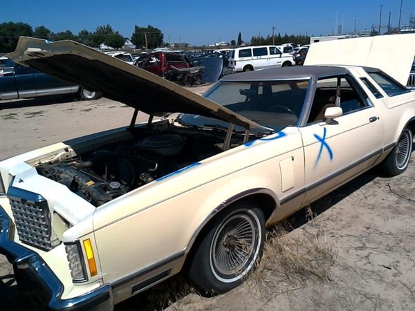 1977 Ford Thunderbird — vehicle photo 1