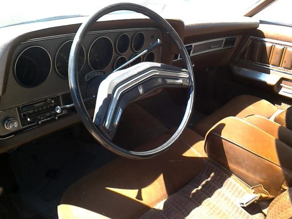 1977 Ford Thunderbird — vehicle photo 3
