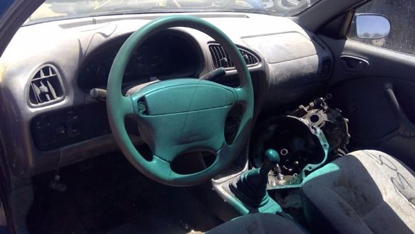 2001 Suzuki Swift — vehicle photo 4