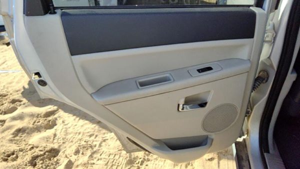 08-10 Grand Cherokee Driver Left Rear Door Trim Panel With Switches Back Gray D1 — photo 1