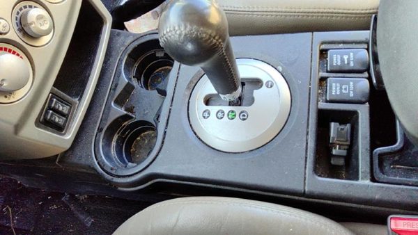 2004 Mitsubishi Endeavor Front Console 02Q Sand Blast — photo 1