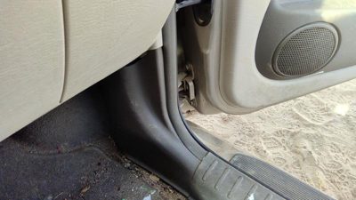 2001-2005 Chrysler Pt Cruiser Passenger Right Lower Kick Trim Panel Oem Fl Taupe