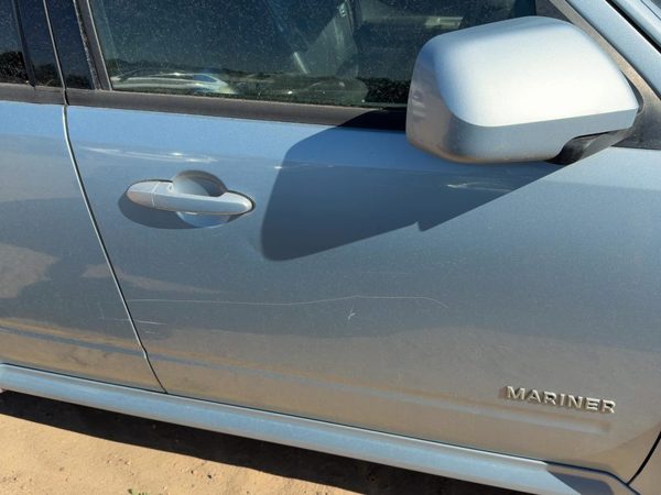 2008 Mercury Mariner Front Door RH Light Blue Ls — photo 4