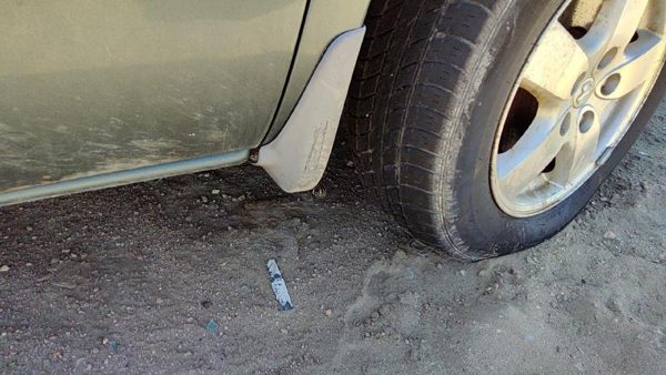03-07 Dodge Caravan Passenger Right Moulding From Fender Oem Trim Strip — photo 2