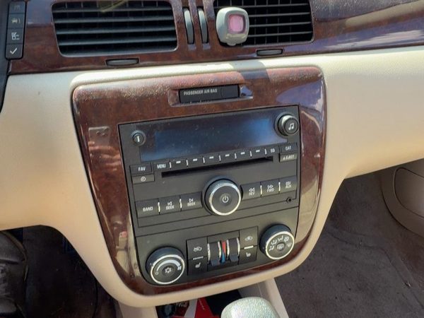06-16 Chevy Impala Trim Bezel Around Radio Surround Dash Panel Oem Neutral 522 — photo 1