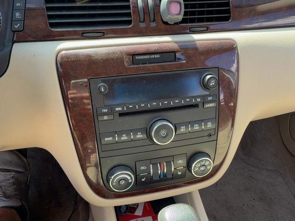06-16 Chevy Impala Trim Bezel Around Radio Surround Dash Panel Oem Neutral 522 — photo 3
