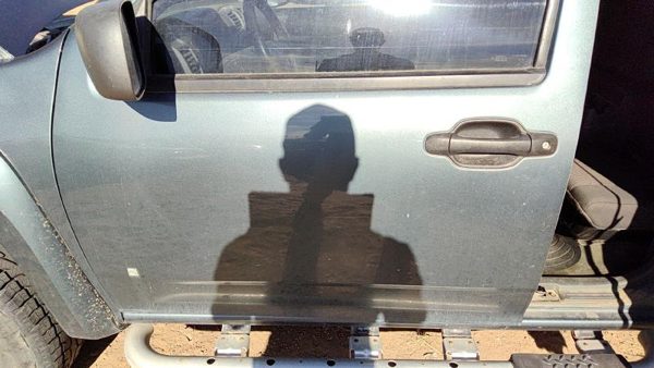 2006 GMC Canyon Front Door LH Stealth Gray 46U — photo 2