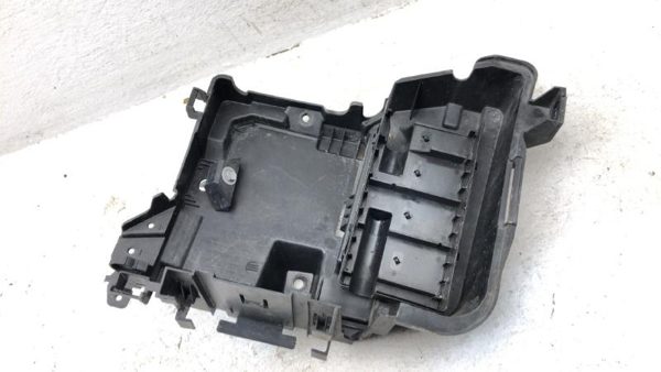 2008-2012 Chevy Malibu Battery Mount Tray Oem Box — photo 1