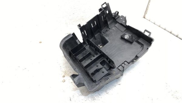 2008-2012 Chevy Malibu Battery Mount Tray Oem Box — photo 5