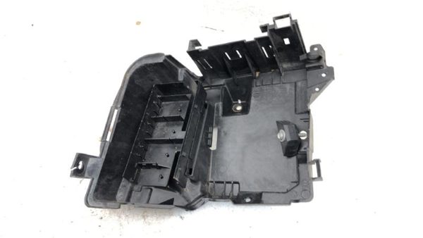 2008-2012 Chevy Malibu Battery Mount Tray Oem Box — photo 6