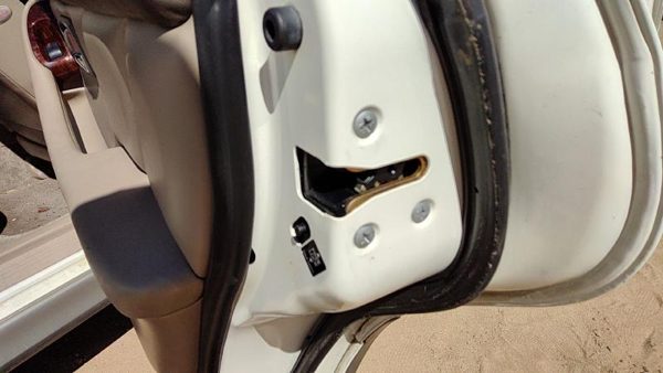 2000-04 Legacy Outback Passenger Right Rear Door Latch With Rods/Cables Oem Back — photo 4