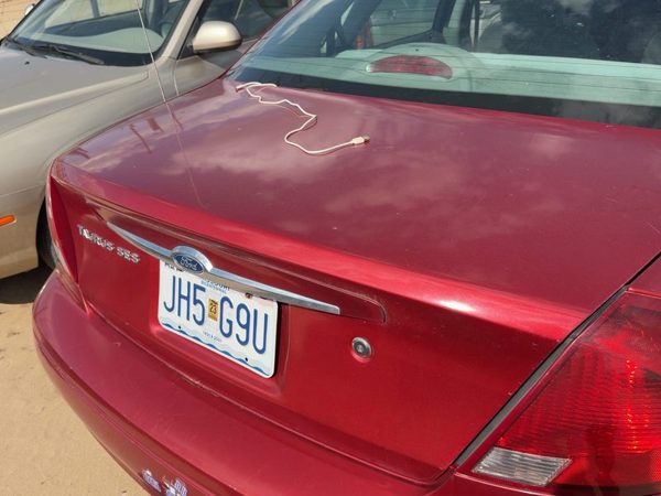 2001 Ford Taurus Trunk/decklid/hatch/tailgate Red — photo 3
