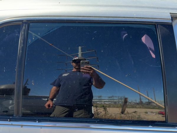 2005 Cadillac Deville Rear Door Glass/window RH — photo 2