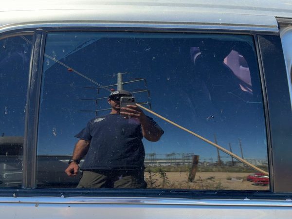 2005 Cadillac Deville Rear Door Glass/window RH — photo 3