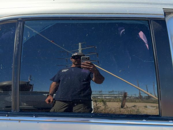 2005 Cadillac Deville Rear Door Glass/window RH — photo 4