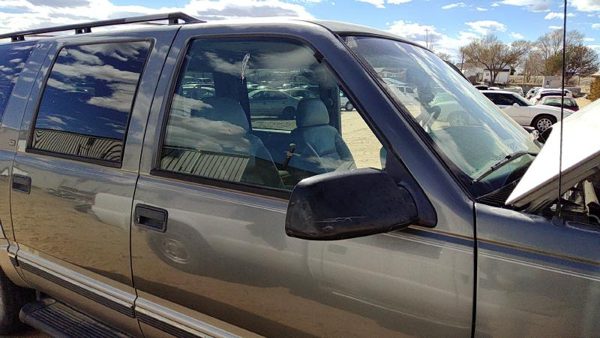 1999 Suburban 1500 Front Door RH Pewter 11L — photo 8