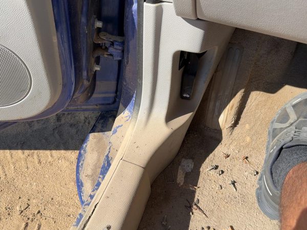 2006-2011 Chevy Hhr Driver Left Lower Kick Trim Panel Oem Gray 14B — photo 1