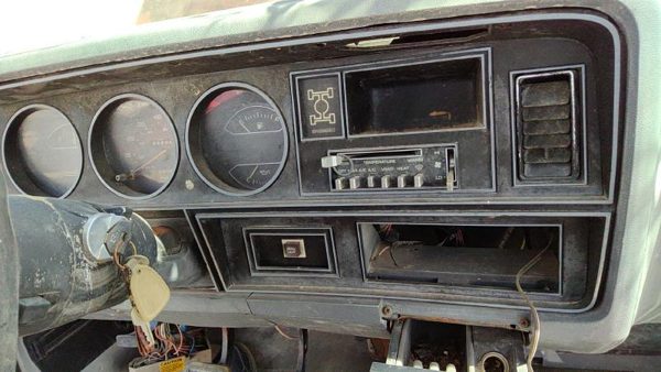 1984-1986 Dodge Ram W250 Trim Bezel Around Speedometer Oem Dash Surround Panel — photo 4